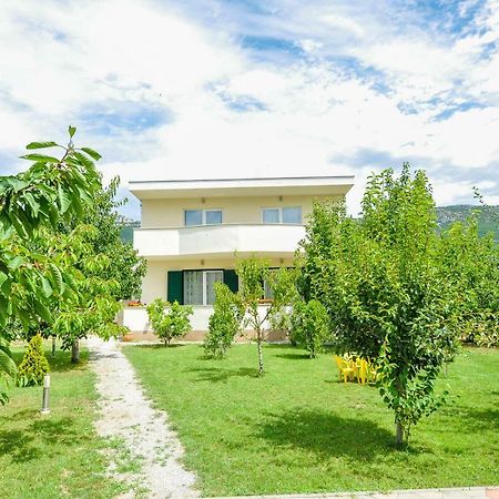 Villa Katarina Kastela Bagian luar foto