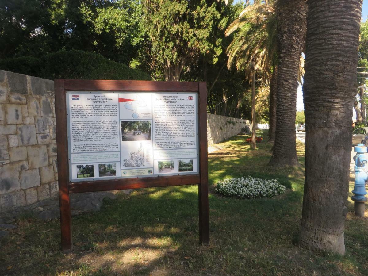 Villa Katarina Kastela Bagian luar foto