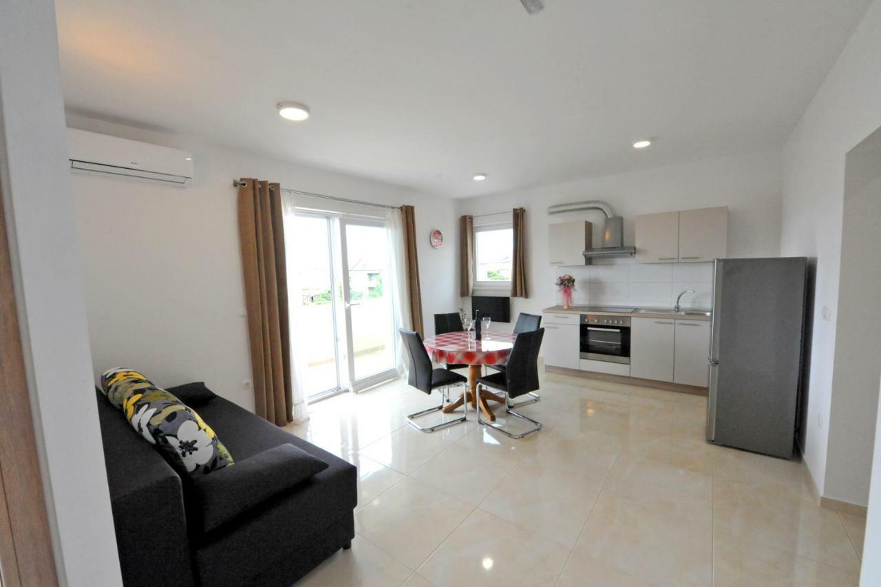 Villa Katarina Kastela Bagian luar foto