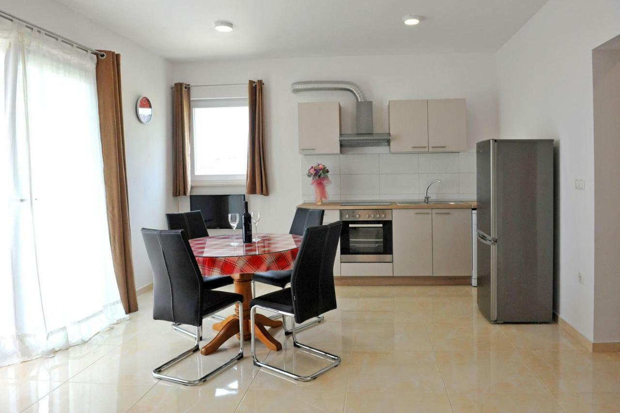 Villa Katarina Kastela Bagian luar foto