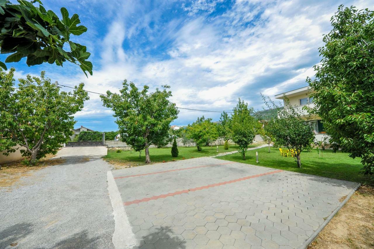Villa Katarina Kastela Bagian luar foto
