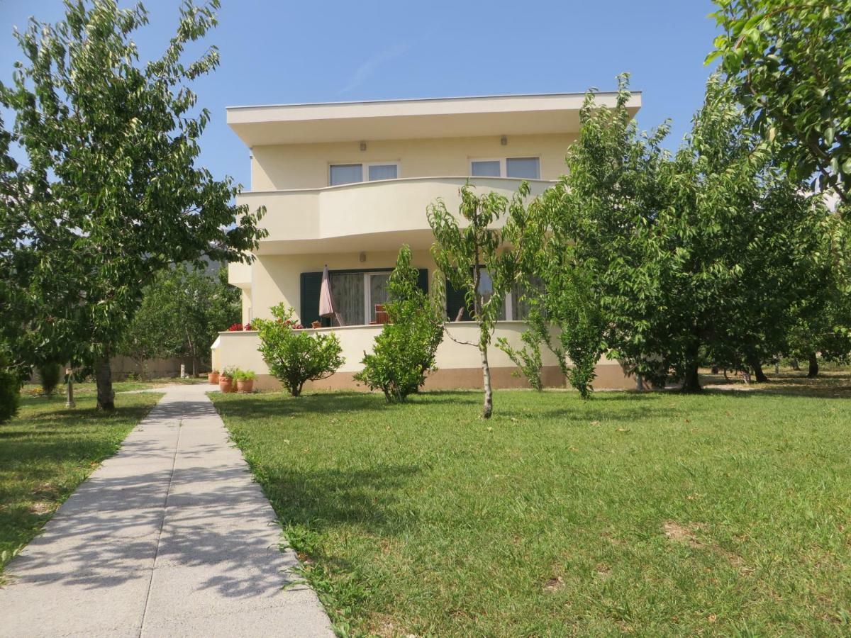 Villa Katarina Kastela Bagian luar foto